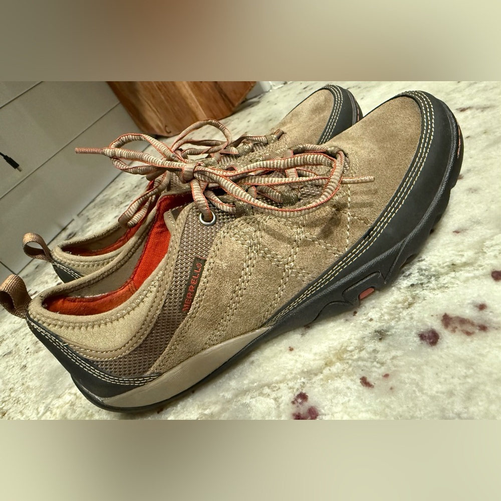 Merrell Women’s Kangaroo Sneakers